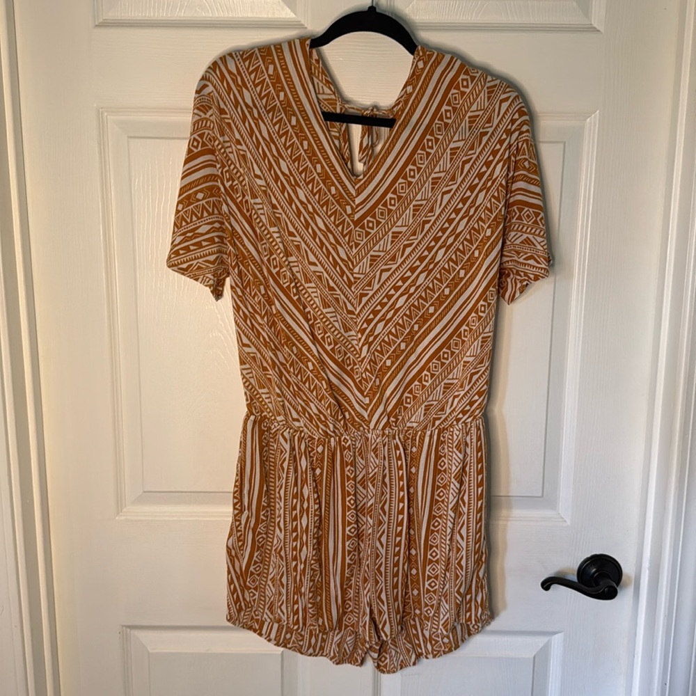 Women’s shorts romper. Size L